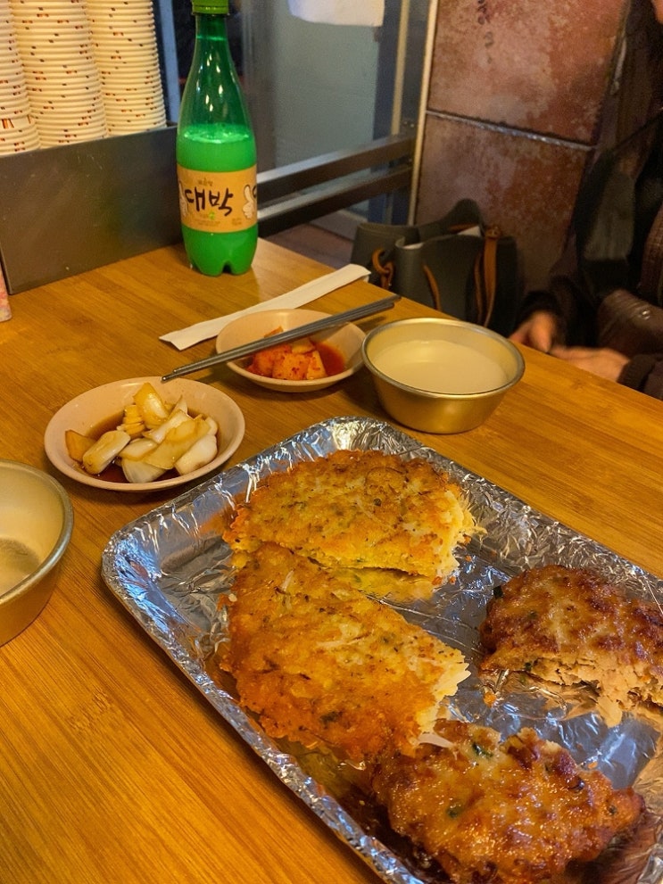 [광장시장 맛집] 순희네 빈대떡 & 쑥자매 찹쌀호떡 & 수수부꾸미의 달인