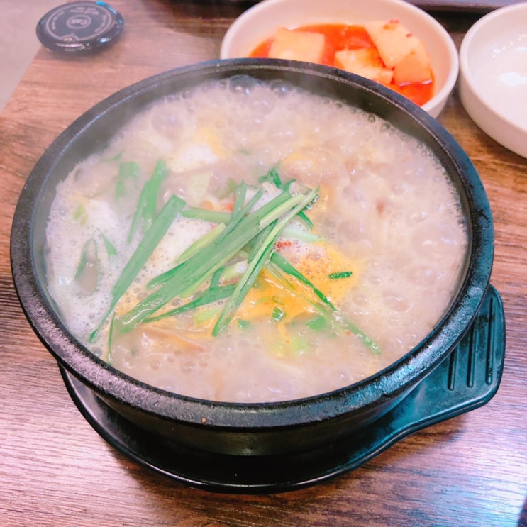  아현동 밥집 평안도찹쌀순대 감자탕 애오개역점에서 순대국 점심