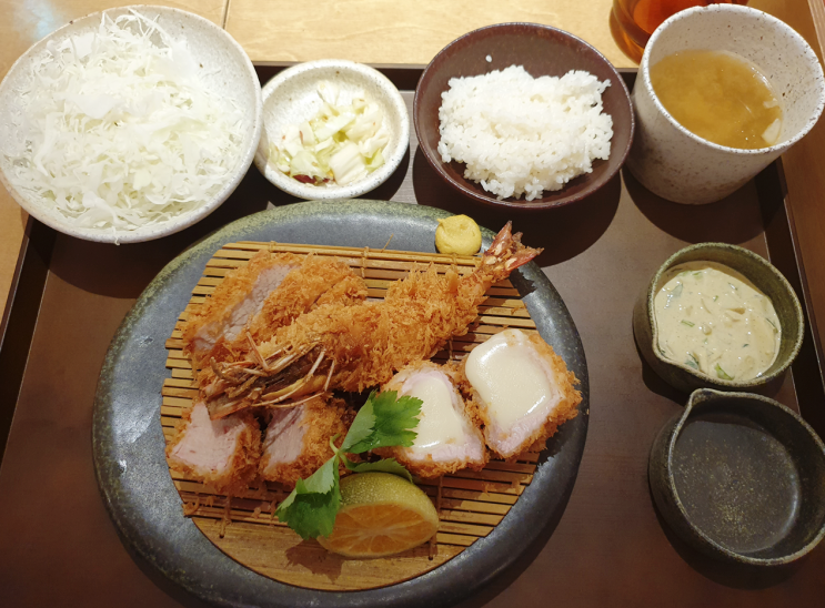  카츠8 강남점, 분위기 있는 돈까스