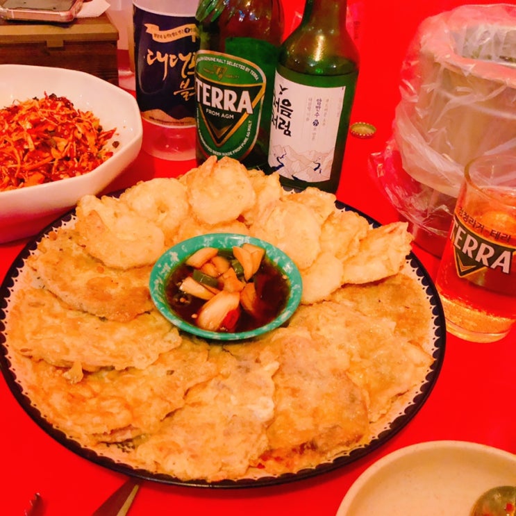  홍대 막걸리집 노릇노릇에서 육전, 새우전에 한잔~