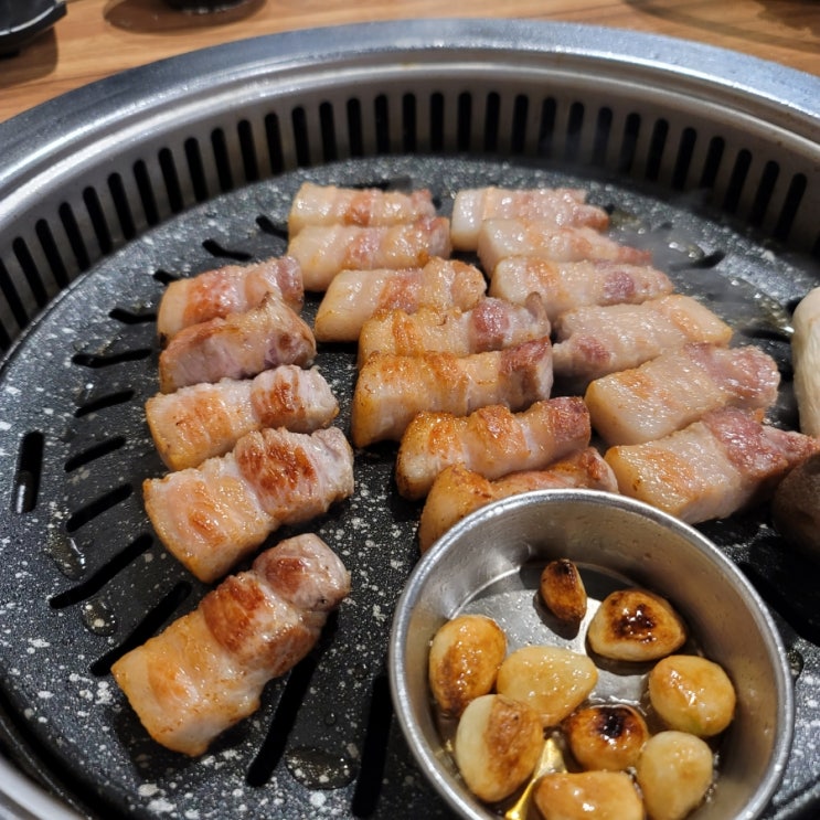  이제는 단골이 되어버린 삼겹살 맛집 - 중곡동 주차가능 고깃집 도톰
