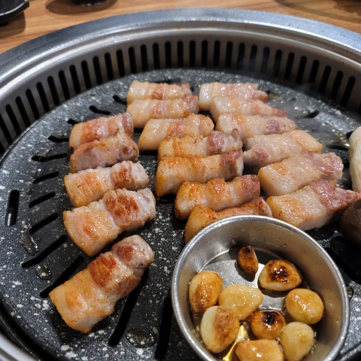 이제는 단골이 되어버린 삼겹살 맛집 - 중곡동 주차가능 고깃집 도톰