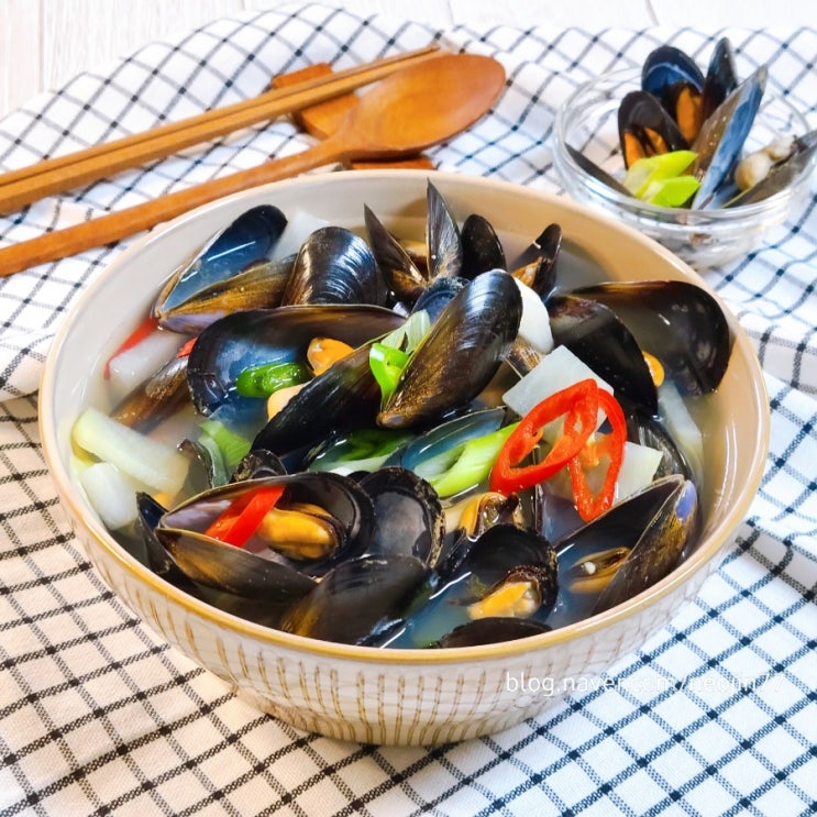 홍합탕 끓이는법 간단한 홍합손질과 국물맛이 개운한 제철 홍합요리 홍합탕 끓이는법 간단한 홍합손질과 국물맛이 개운한 제철 홍합요리