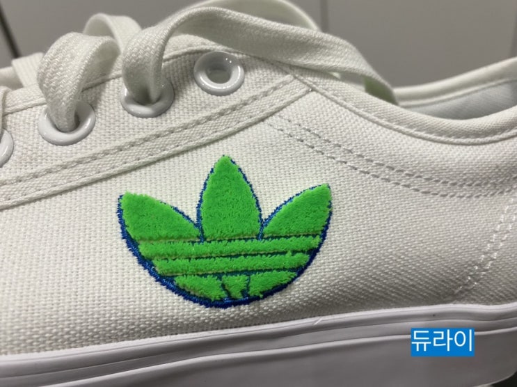  심플함에 끌려서 산 아디다스 _니짜트레포일