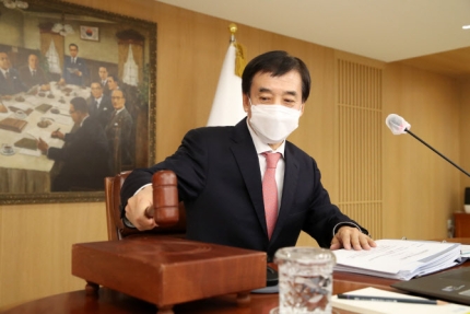  [속보]한은, 기준금리 1.0%로 올려…1년 8개월만 0%대 금리 종료