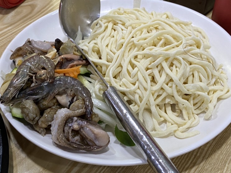  수원 영통맛집 시원한 국물이 일품인 백청우칼국수