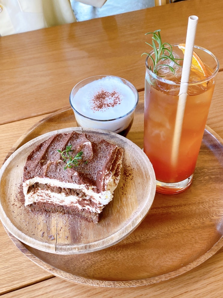  서울 합정 망원동 카페 광합성 식물향 솔솔 망리단길 브런치 데이트 사진 찍기 너무 예쁜 곳