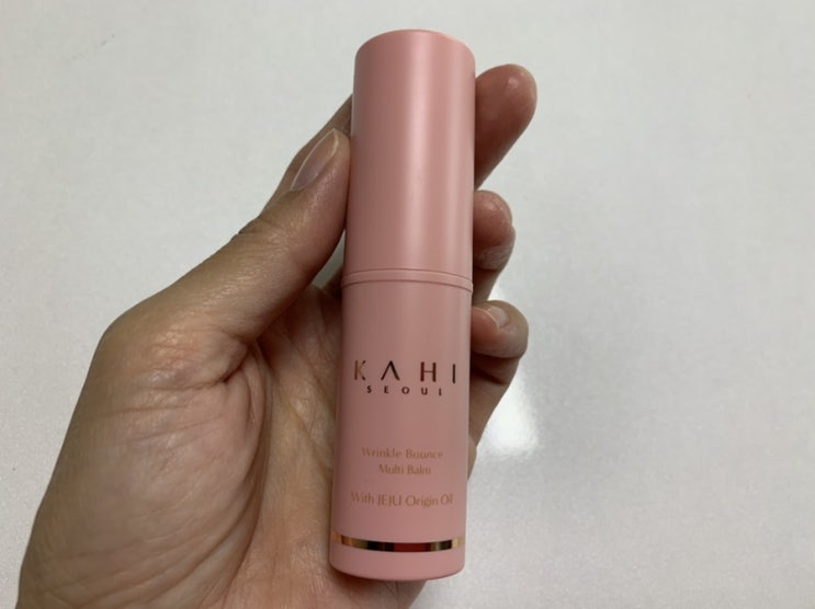 KAHI 김고은 멀티밤, 가히 링클 바운스 멀티밤 사용후기/ 건조한 제 얼굴에 광이나요 게다가 스틱형이라 무척 편하네요 KAHI 김고은 멀티밤, 가히 링클 바운스 멀티밤 사용후기/ 건조한 제 얼굴에 광이나요 게다가 스틱형이라 무척 편하네요