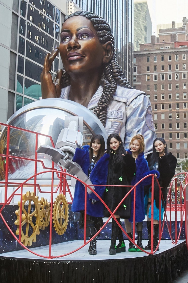 에스파 & NCT127 | Macy's Thanksgiving Parade