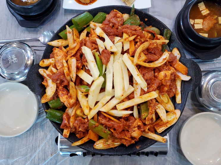  생생정보통 문경약돌돼지맛집 성보촌 옹기에한가득 1만2000원의 행복