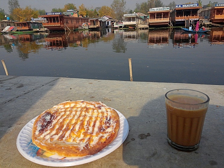  India - Srinagar - 자유라는 빛과 그림자