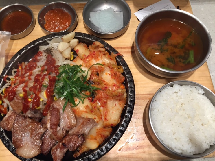  대전현대아울렛 식당가 육첩반상 소금구이 반상 m 8.9