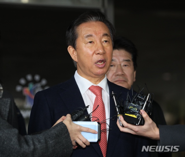 <b>김성태</b>, 선대위 전격사퇴 "<b>백의종군</b>하겠다"