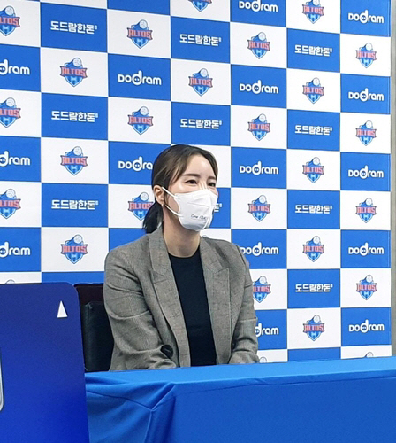 업적 김사니씨~~ 그만 나오세요. (차상현감독 악수거부, 무단이탈, 감독대행, 폭언, 라셈퇴출)