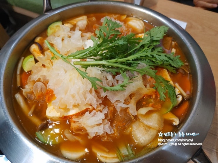  고창 여행 고창읍성 앞 음식점 모양성 순두부 그리고 카페 오월의 정원