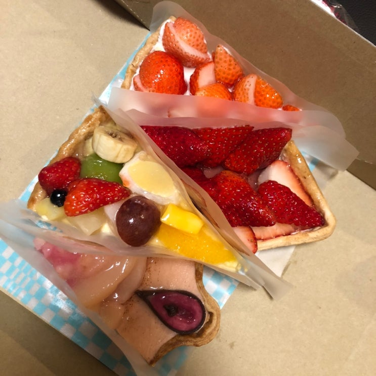  [도쿄] 먹고, 먹고, 또 먹는 맛집 리뷰 3탄 - 편의점 옥수수빵, 에그앤띵스, 키르훼봉, 블루보틀, 루크스랍스터, 레드락, 크레페