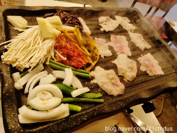  왕십리 메트로 갬성 맛집 : 양평회관에서 냉동삼겹살 맛보기 -