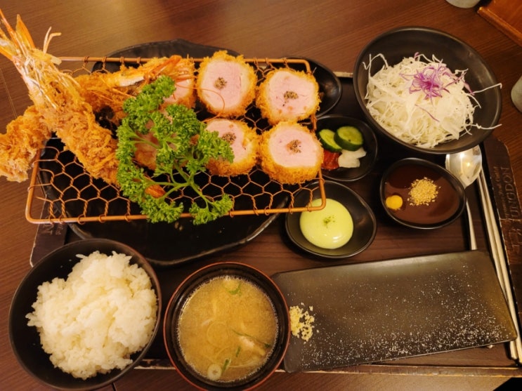  [서울] 이제부터 서울 최애 돈까스는 여기!   혜화역맛집 정돈 , 케이크가 맛있는 스노브(snob) 카페