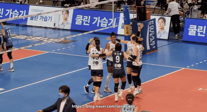 IBK기업은행 김사니 <b>차상현 감독</b>은 악수거부 짤