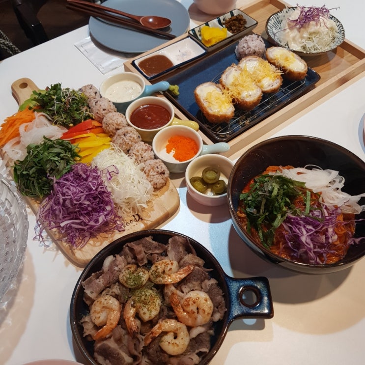  울산 무거동 울산대 근처 >> '모도리식탁', '스펠러브커피'