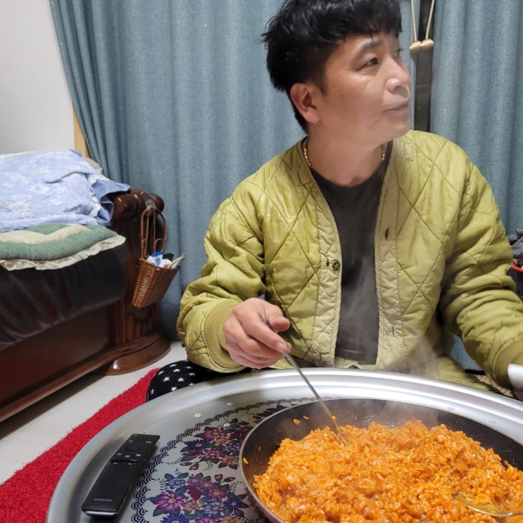  날계란 김치볶음밥 맛있을까