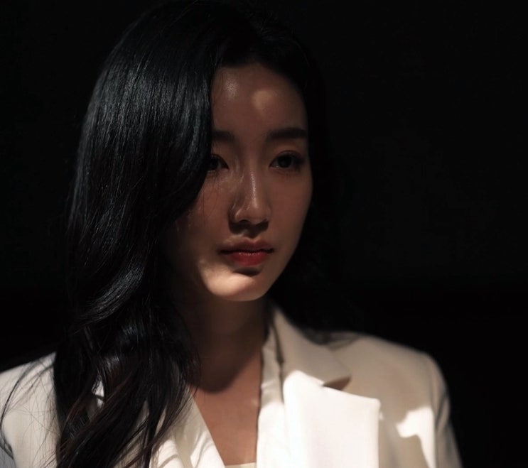  카카오TV 미스터LEE 1회 줄거리 및 : 약혼자를 죽인 범인은 태준?아니면 모두? (4DREPLAY 기술로 만든 드라마)