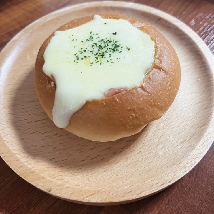양파햄볶음 치즈 듬뿍 모닝빵