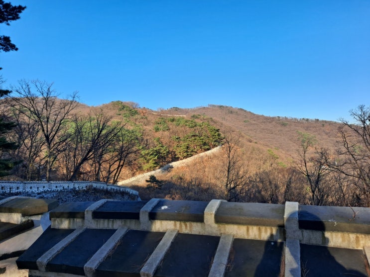 남한산성 외곽길 8km 걷기 - 저녁 되니까 미먼이/150년손두부 실망/소 내장국밥 실망/가을 아니고 겨울/쉽지 않은 산행