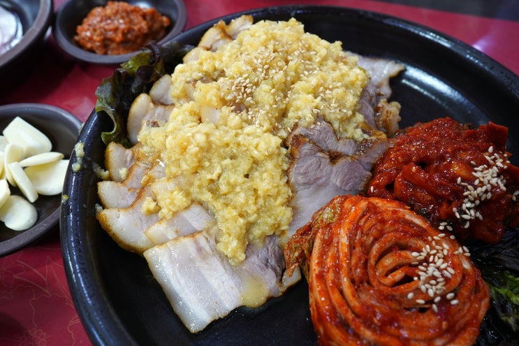  수원 보쌈 맛집 항아리보쌈 본점에서 마늘보쌈에 막걸리 한잔!