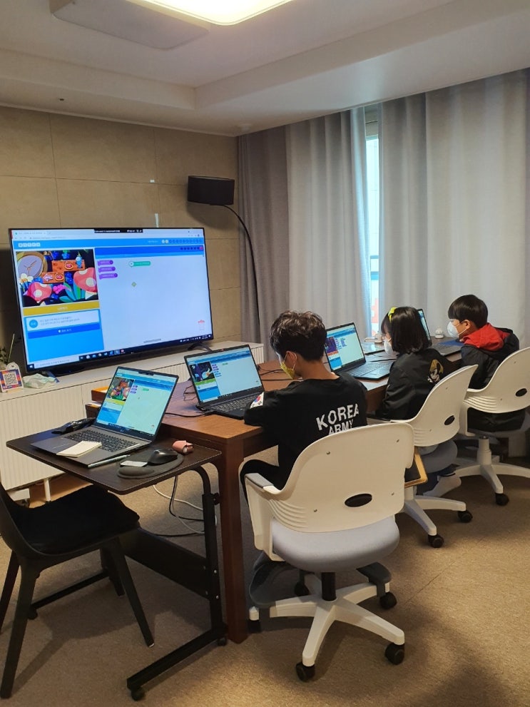  <김해율하코딩 | 코딩공부방 코방 평택센트럴자이점 코딩수업 모습>부산명지 울산 장유 평택 동삭동 코딩공부방창업 코딩가맹  평택서재초 코딩지도사 율산초 모산중 모산초 동삭초 동삭중