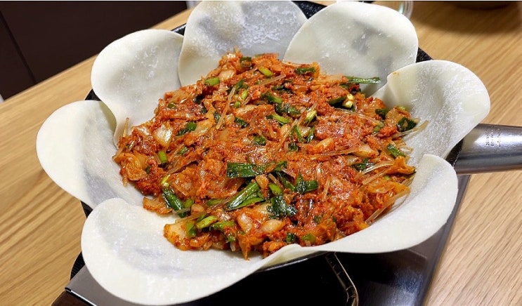  빚지 않고 만드는 묵은지만두