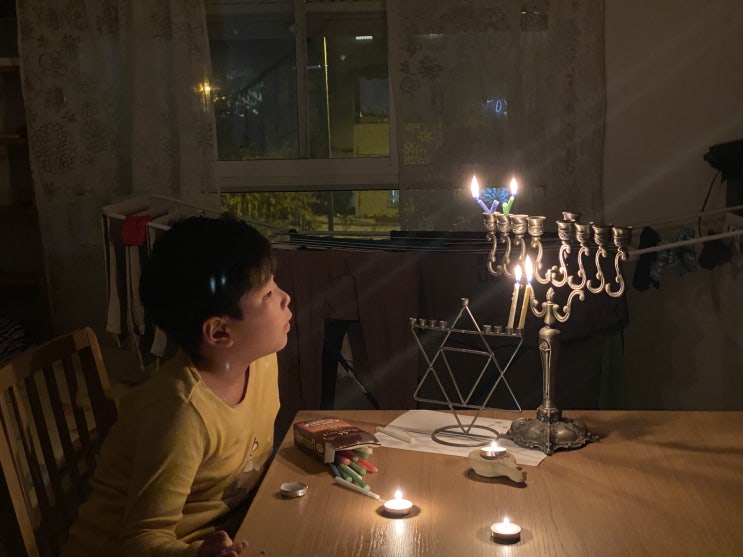  이스라엘 하누카 즐기는 모습 - 히브리 대학교 하누카 촛불켜는 행사