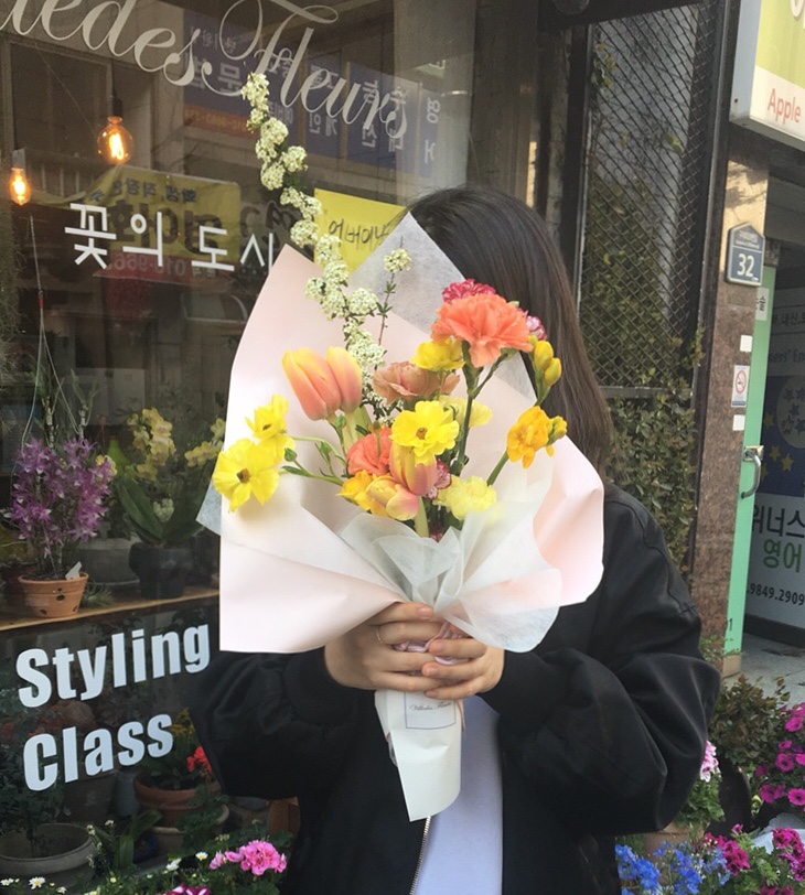 [서대신동 꽃집 빌데플레르] - 시어머니께 드리는 옐로우오렌지톤 꽃다발