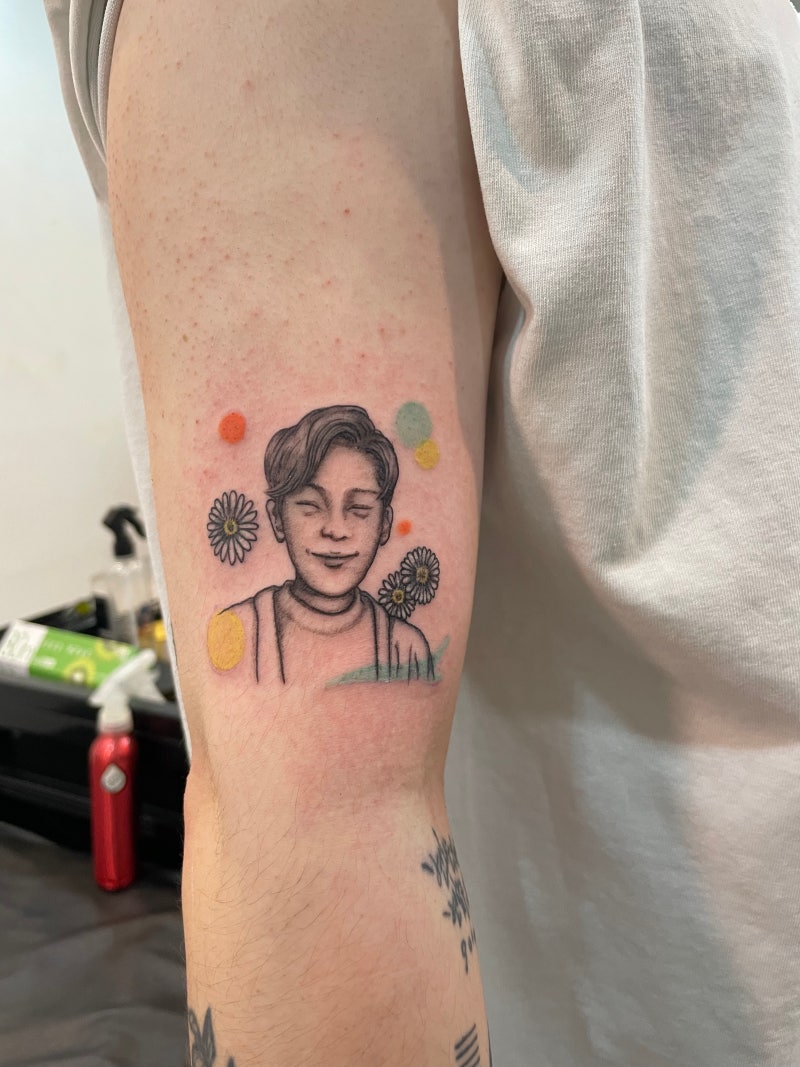 친구 얼굴 타투 팔에 아로새기다. 사랑하는 사람, 가족, 연인, 친구 타투 : 네이버 블로그, image size:800x1067