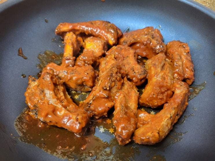  저팔계연탄쪽갈비 / 굽기만 하면 끝나는 치즈 듬뿍 얹은 바베큐폭립