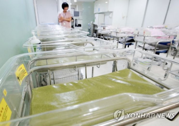저출산 고령사회 기본법 내년부터 출생 아동에게 200만원 저출산 고령사회 기본법 내년부터 출생 아동에게 200만원