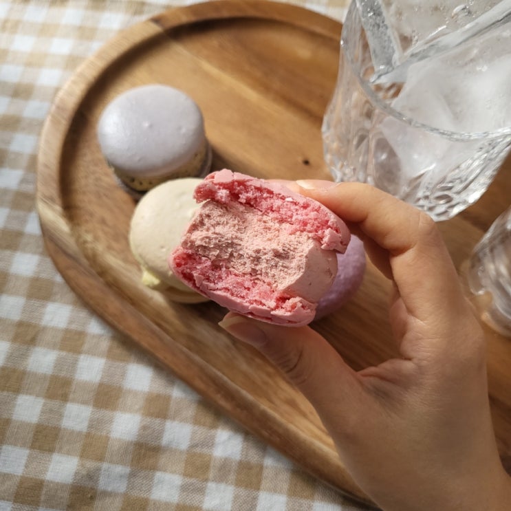 다이어트 간식에 딱 좋은 저칼로리 마카롱 :: 블루베리, 바닐라, 딸기, 쿠앤크 맛 후기 다이어트 간식에 딱 좋은 저칼로리 마카롱 :: 블루베리, 바닐라, 딸기, 쿠앤크 맛 후기