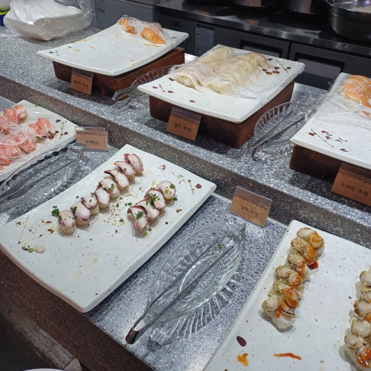  맛과 동시에 배속까지 풍성하게 했던 그곳 마포구 홍대 초밥 일식 무한리필 뷔페 맛집