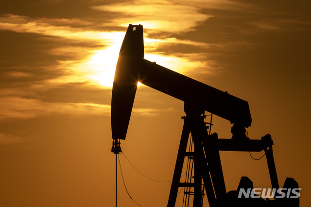 OPEC+, 하루 40만 배럴 증산 유지…유가 하락 후 반등(종합) OPEC+, 하루 40만 배럴 증산 유지…유가 하락 후 반등(종합)