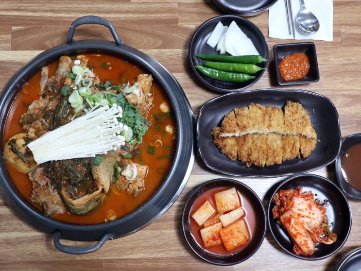  연수동맛집 인천감자탕 예술감자탕 돈까스 서비스 대박