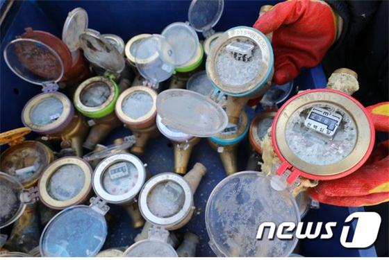 배관 동파로 아래층에 누수 피해… 보험 처리 가능할까? 배관 동파로 아래층에 누수 피해… 보험 처리 가능할까?