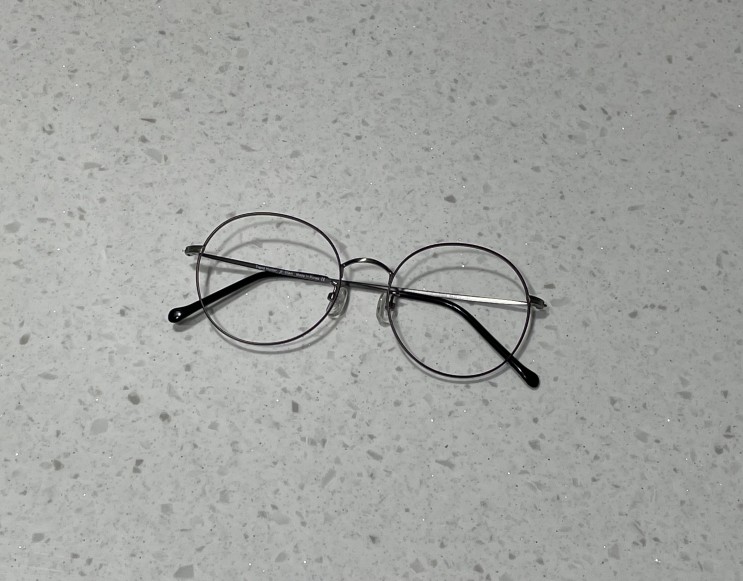 [W] 촬영용 안경 구매 : 상도안경원 / 깔끔하고 다양한 안경 디자인이 돋보이는 상도안경점