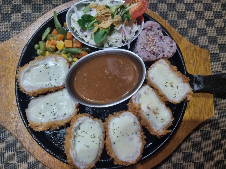  춘천돈까스 명동 루 수제돈까스 핵맛집