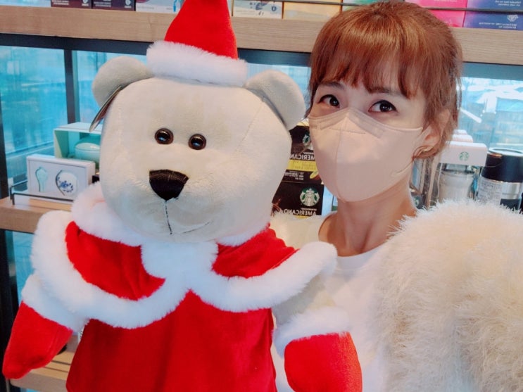  스타벅스 빅베어리스타 곰인형 산타옷 입은 귀요미