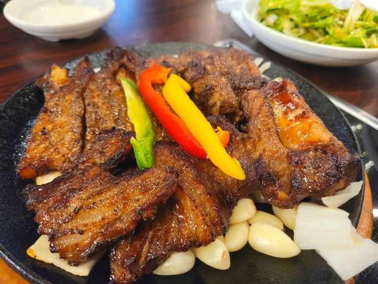 대구 진천동 맛집/ 돼지갈비 구워져 나오는 식당이백도씨 ::