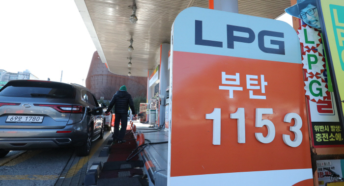 "유류세 인하분보다 더 올랐다"…LPG가격, 2014년 이후 최고 "유류세 인하분보다 더 올랐다"…LPG가격, 2014년 이후 최고