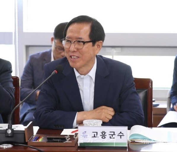 유출자 색출 <b>불법</b> <b>혐의</b> 군정 혁신단장 A <b>공무원</b> ‘벌금’ 구형
