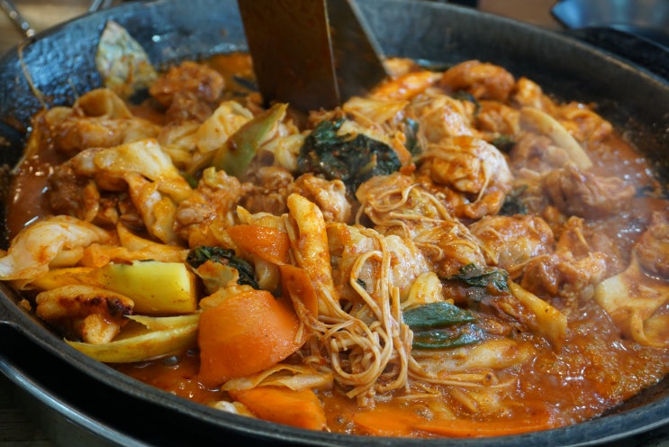  파주 아울렛 맛집 가성비 좋은 심학산 닭갈비