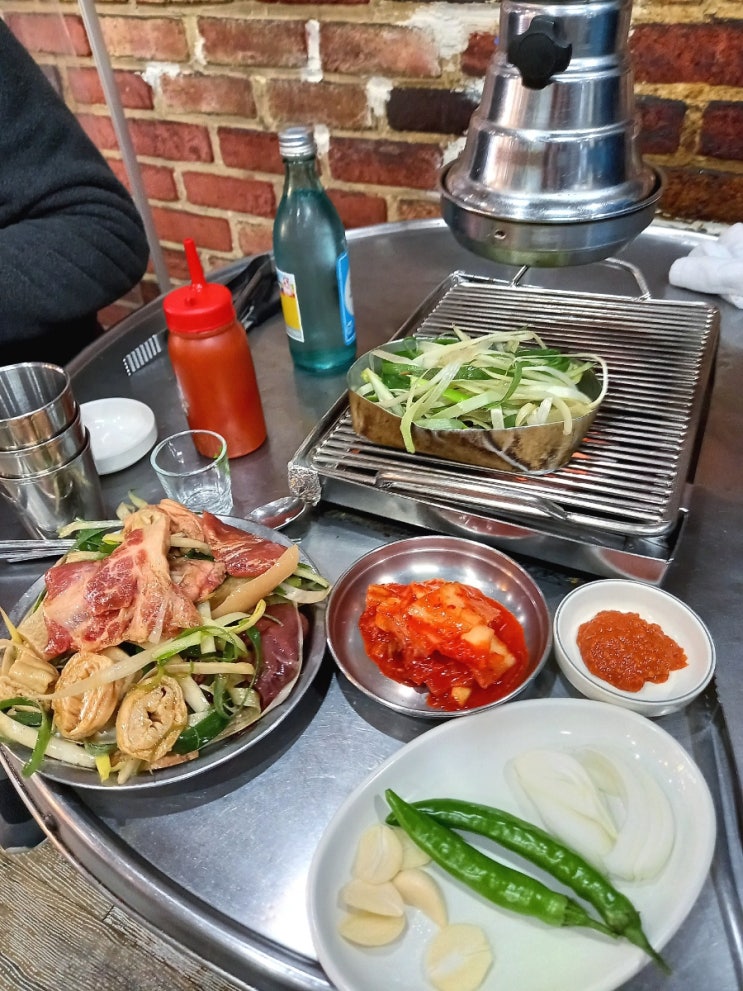 일산 탄현동 맛집으로 유명한 고기집 맘보갈매기 돼지부속