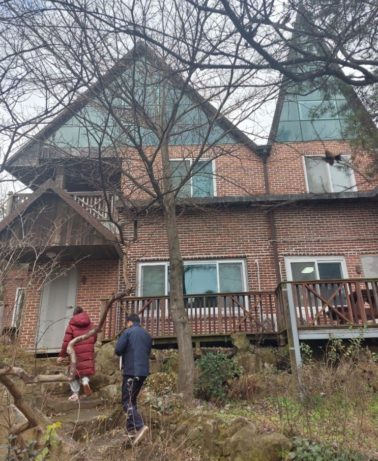 <애견펜션>서산 해미 돌꽃펜션 넓은 운동장 힐링펜션 <애견펜션>서산 해미 돌꽃펜션 넓은 운동장 힐링펜션